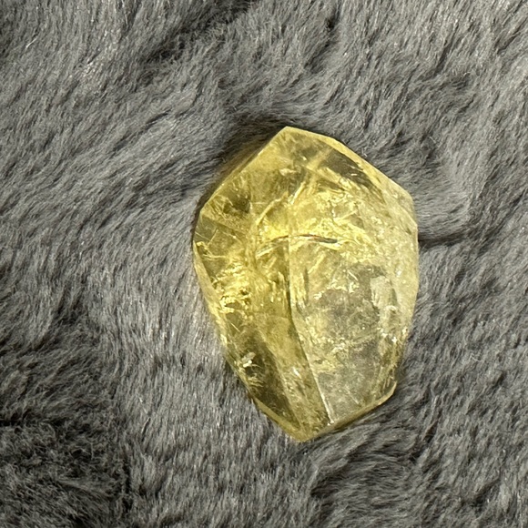 Natural gemstone crystal Citrine with natural rainbows. - Picture 3 of 7